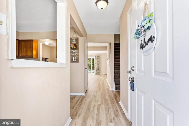 28 W PERPEN CT, Newark, DE 19702