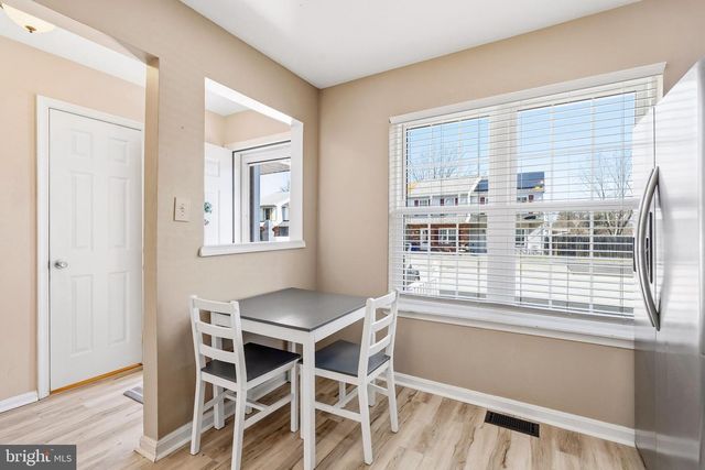 28 W PERPEN CT, Newark, DE 19702