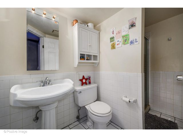 1957 W Schiller Street, Chicago, IL 60622