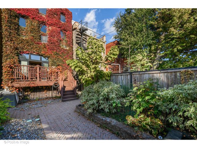 1957 W Schiller Street, Chicago, IL 60622