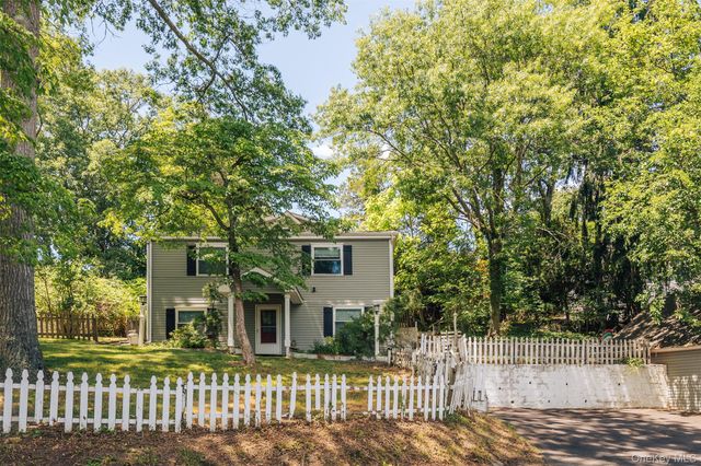 33 Port Washington Road, Sound Beach, NY 11789