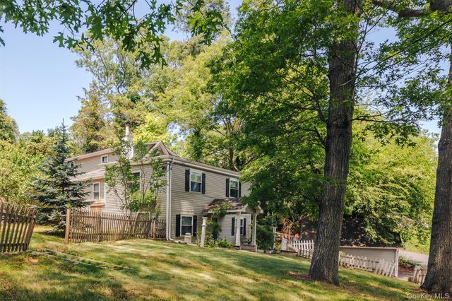 33 Port Washington Road, Sound Beach, NY 11789