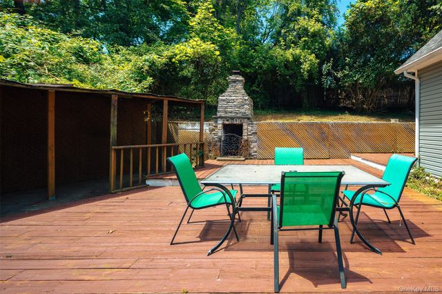 33 Port Washington Road, Sound Beach, NY 11789