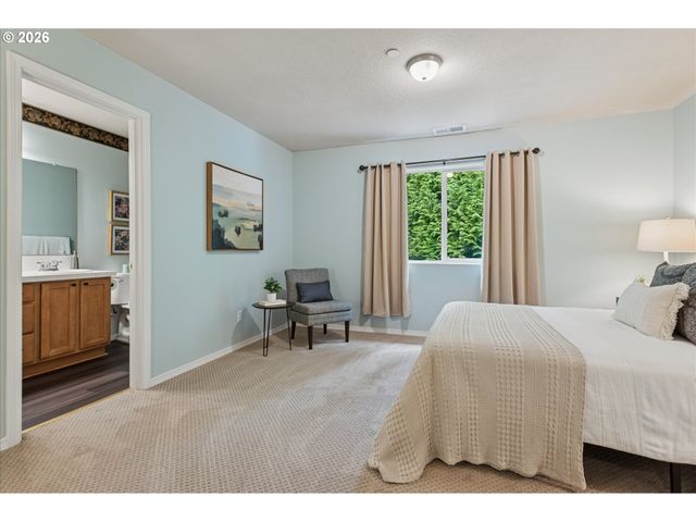 12805 Sw NIGHT HERON Ln 102, Beaverton, OR 97007
