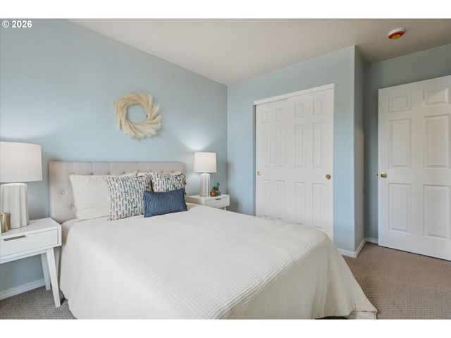 12805 Sw NIGHT HERON Ln 102, Beaverton, OR 97007
