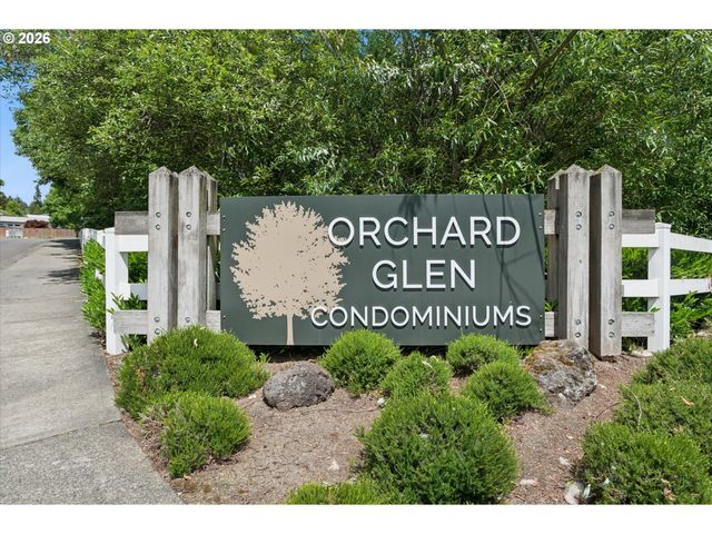 12805 Sw NIGHT HERON Ln 102, Beaverton, OR 97007