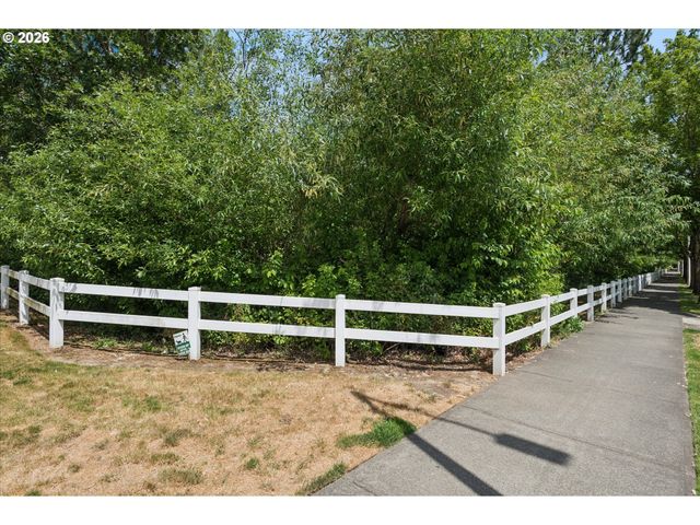 12805 Sw NIGHT HERON Ln 102, Beaverton, OR 97007