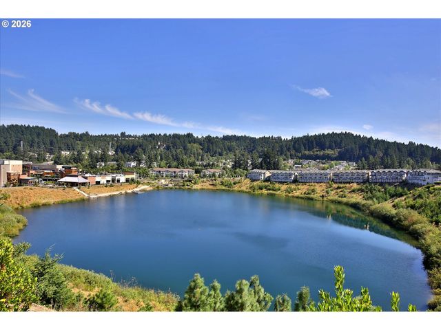 12805 Sw NIGHT HERON Ln 102, Beaverton, OR 97007