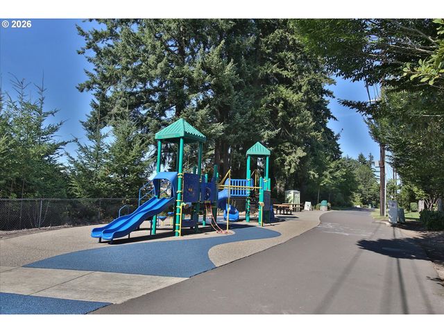 12805 Sw NIGHT HERON Ln 102, Beaverton, OR 97007