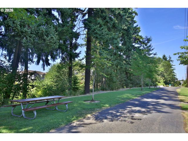 12805 Sw NIGHT HERON Ln 102, Beaverton, OR 97007