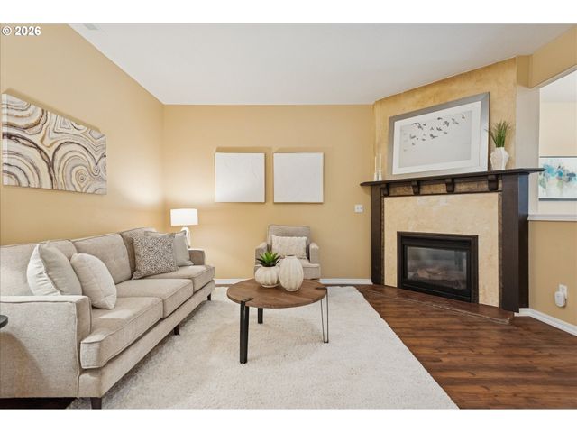 12805 Sw NIGHT HERON Ln 102, Beaverton, OR 97007