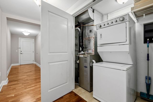 1060 Grand Avenue 300, Saint Paul, MN 55105