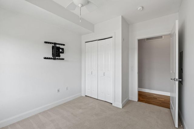 1060 Grand Avenue 300, Saint Paul, MN 55105