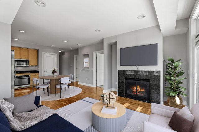 1060 Grand Avenue 300, Saint Paul, MN 55105