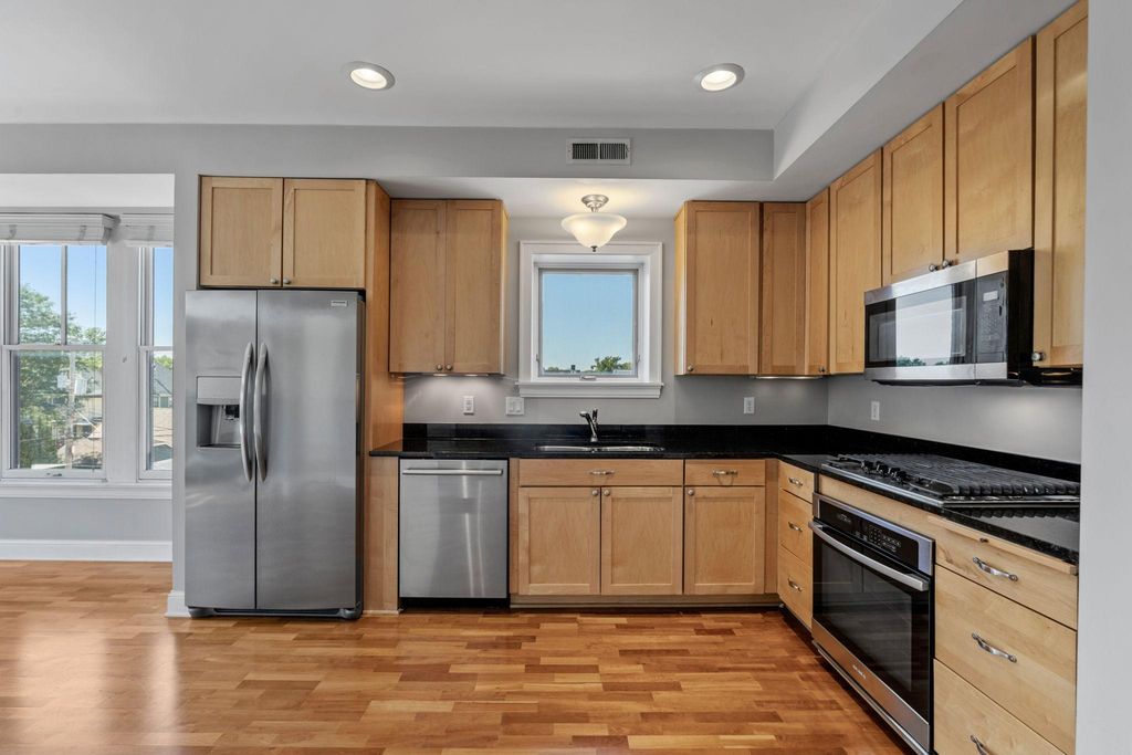 1060 Grand Avenue 300, Saint Paul, MN 55105 — photo 3