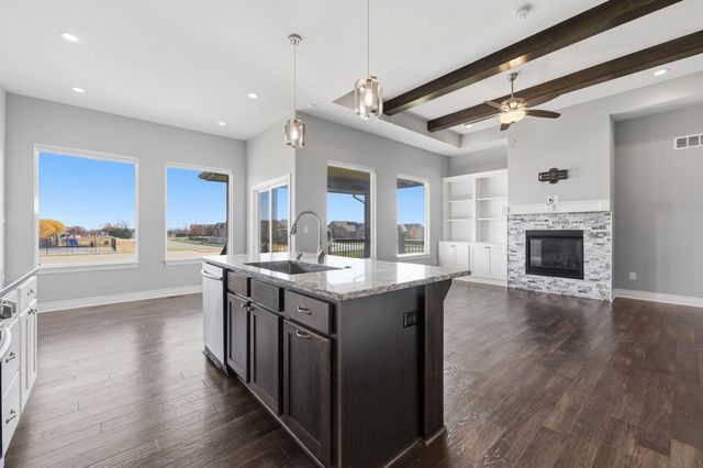 2806 N Woodridge St, Wichita, KS 67226