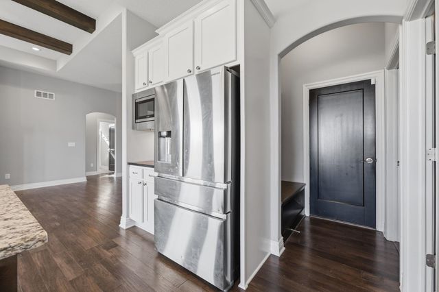 2806 N Woodridge St, Wichita, KS 67226