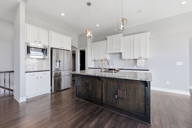 2806 N Woodridge St, Wichita, KS 67226