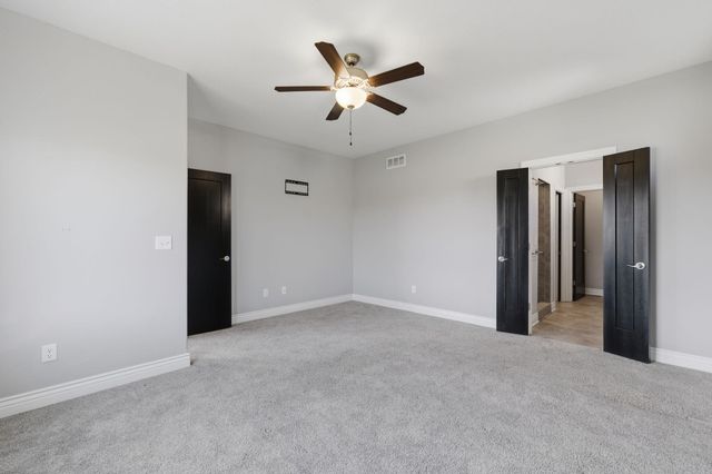 2806 N Woodridge St, Wichita, KS 67226