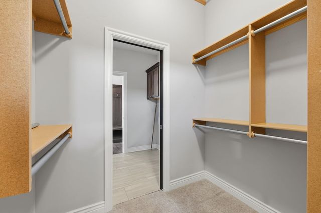 2806 N Woodridge St, Wichita, KS 67226