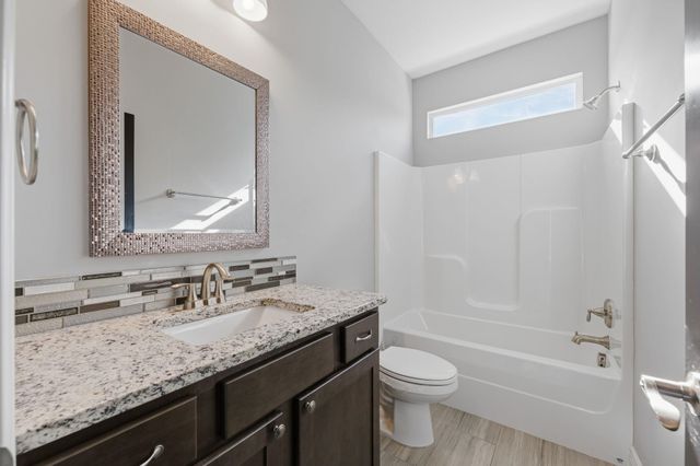 2806 N Woodridge St, Wichita, KS 67226