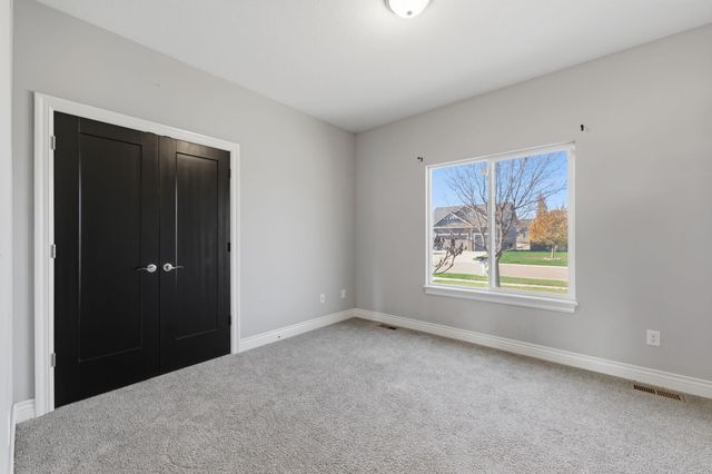 2806 N Woodridge St, Wichita, KS 67226