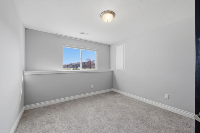 2806 N Woodridge St, Wichita, KS 67226