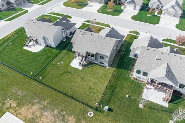 2806 N Woodridge St, Wichita, KS 67226