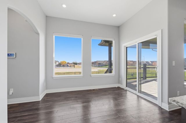 2806 N Woodridge St, Wichita, KS 67226