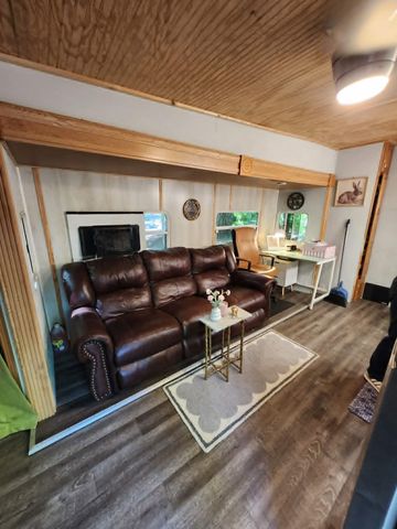 376 10th Street, Ellijay, GA 30540