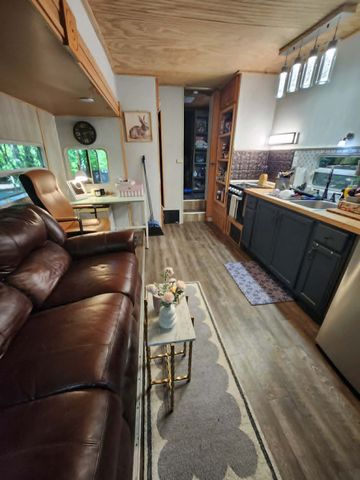 376 10th Street, Ellijay, GA 30540