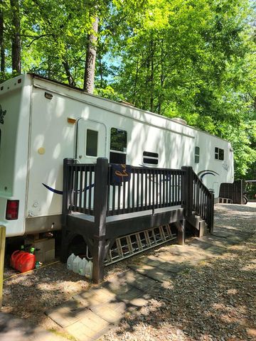 376 10th Street, Ellijay, GA 30540
