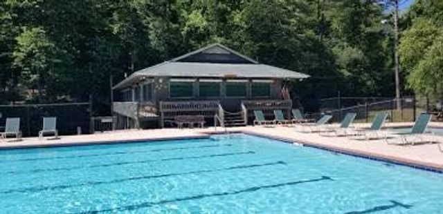 376 10th Street, Ellijay, GA 30540