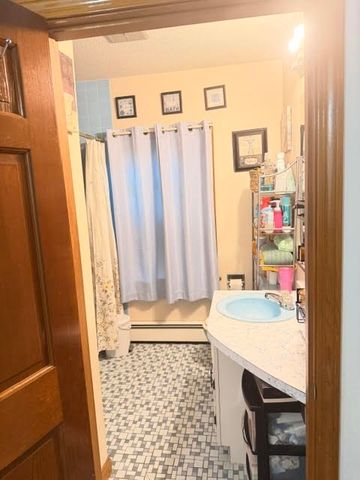 111 Maple St, Gardner, MA 01440