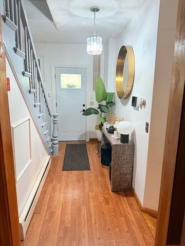 111 Maple St, Gardner, MA 01440