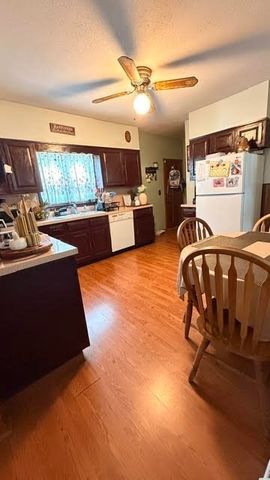 111 Maple St, Gardner, MA 01440