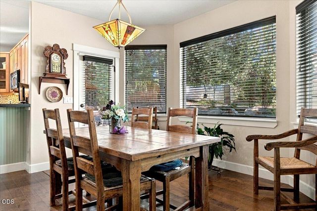 3750 SW Crest Court, Redmond, OR 97756