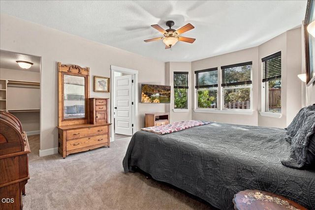 3750 SW Crest Court, Redmond, OR 97756