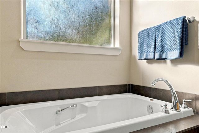 3750 SW Crest Court, Redmond, OR 97756