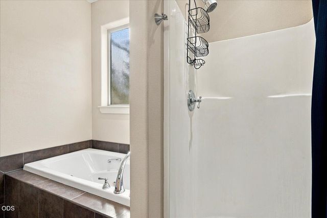 3750 SW Crest Court, Redmond, OR 97756
