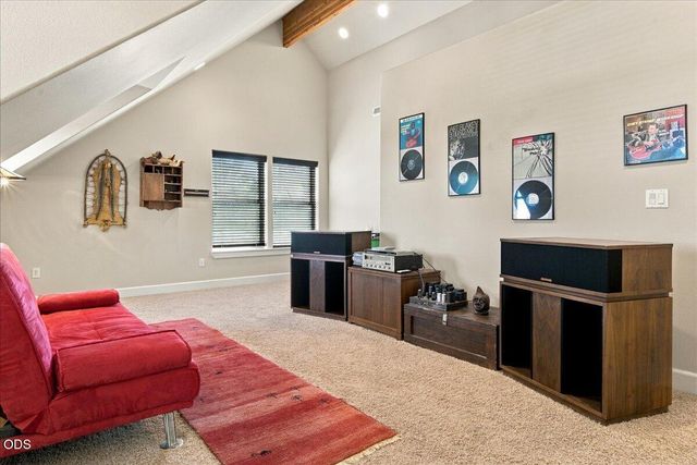 3750 SW Crest Court, Redmond, OR 97756