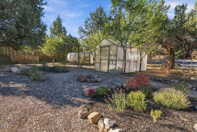 3750 SW Crest Court, Redmond, OR 97756