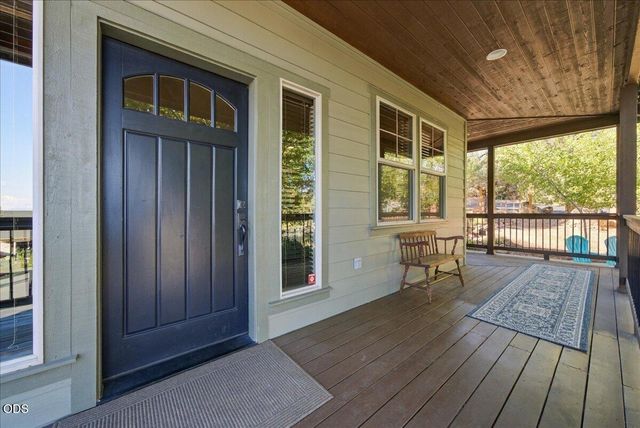 3750 SW Crest Court, Redmond, OR 97756