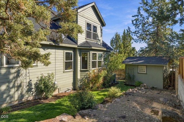 3750 SW Crest Court, Redmond, OR 97756
