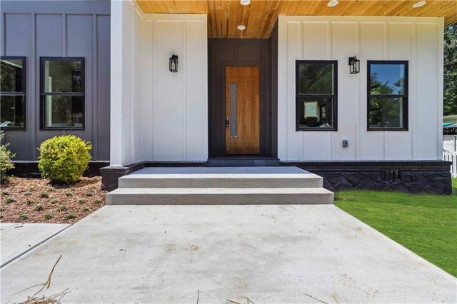 1554 Columbia Circle, Decatur, GA 30032