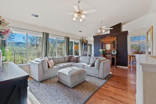 10067 Tilton Mine Road, Redding, CA 96001