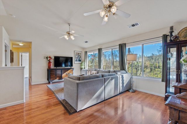 10067 Tilton Mine Road, Redding, CA 96001