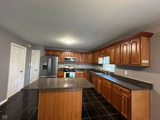 6625 Wolverine Way, Indianapolis, IN 46237