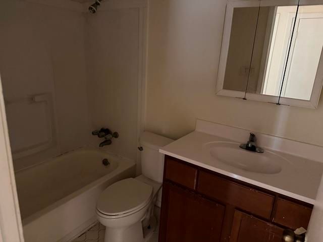 3884 KERSTON DR, Memphis, TN 38128