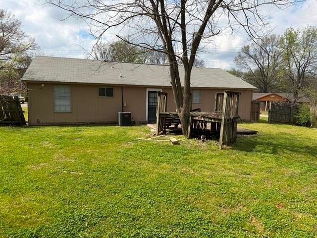 3884 KERSTON DR, Memphis, TN 38128